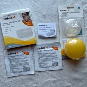 Medela Hydrogel Pads & Contact Nipple Shields with Yellow Case